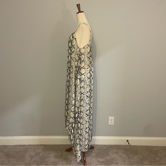 Pink Stitch Snake Skin Pattern Spaghetti Strap Dress- Size 6 - Picture 5 of 8